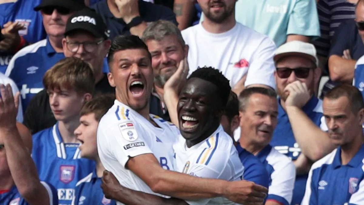 Match officials confirmed for Salford City vs Leeds United